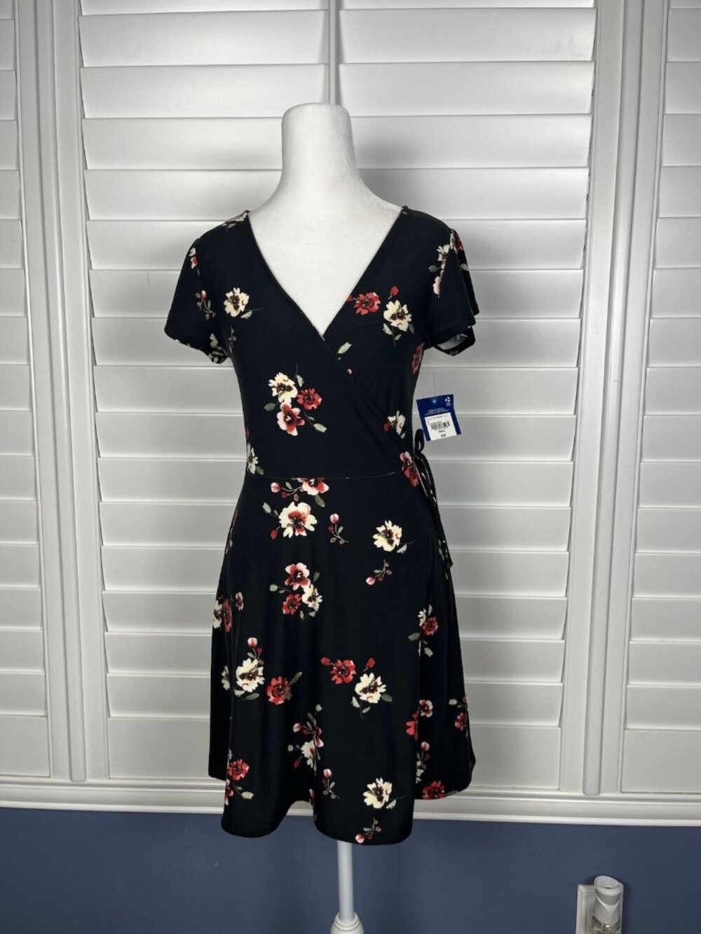 Arizona Jean Co Black Floral Wrap Dress Short Sleeve Fit & Flare Size Small  NWT